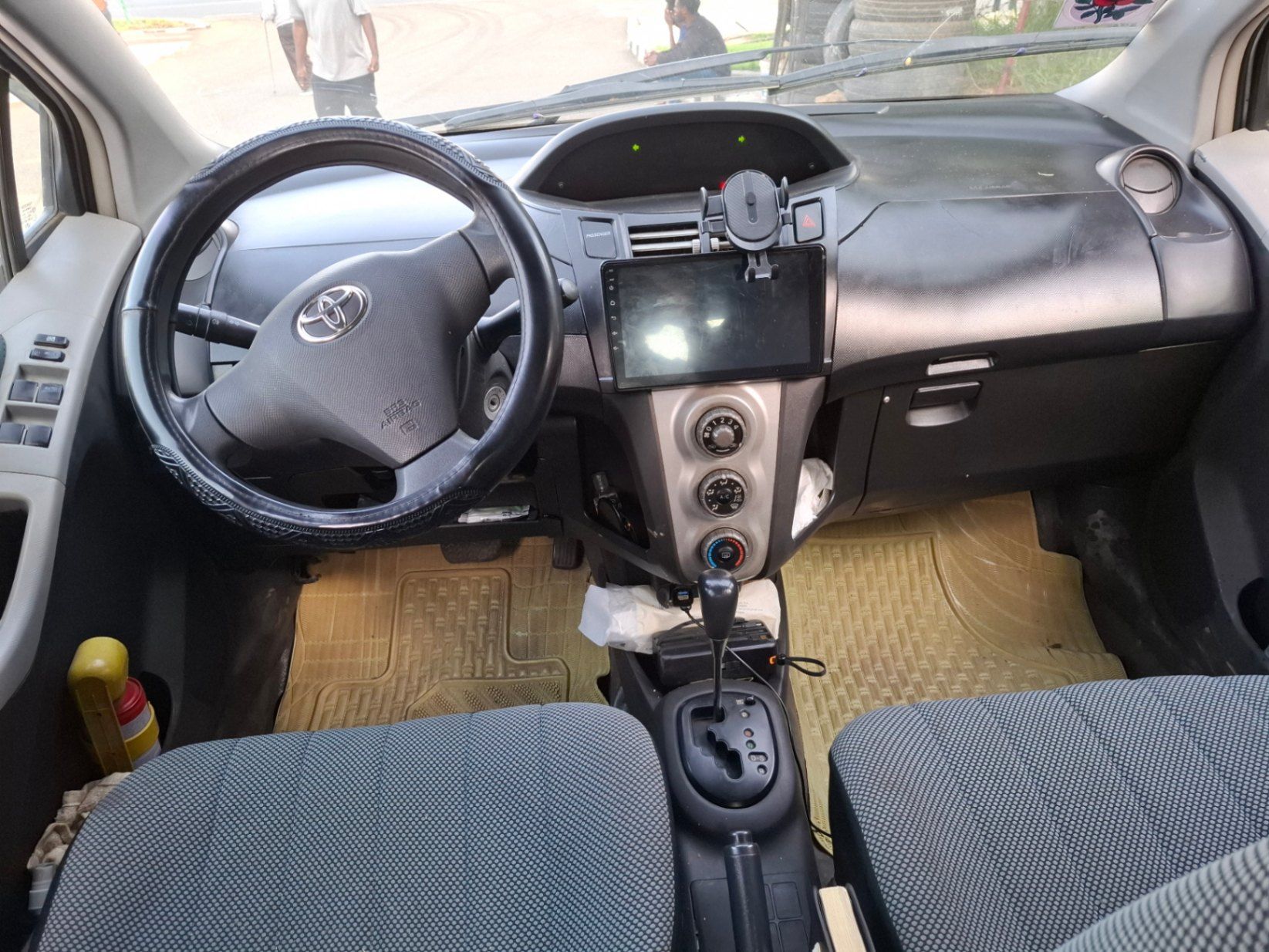 TOYOTA YARIS AUTOMATIC - Image