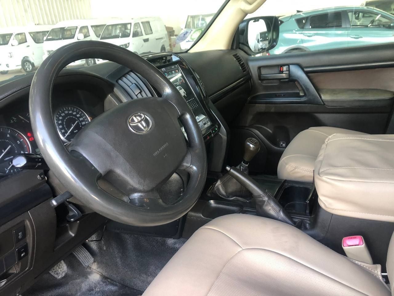 Toyota V8,2009,Updated to 2020,excellent condition!! - Image