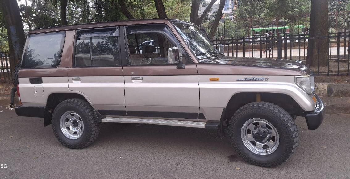 Toyota Mark 2, 5L engine, 7 Seat, excellent condition!!