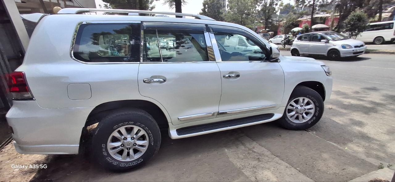 Toyota V8,2009 Updated to 2020, 7 Seat,excellent condition!!