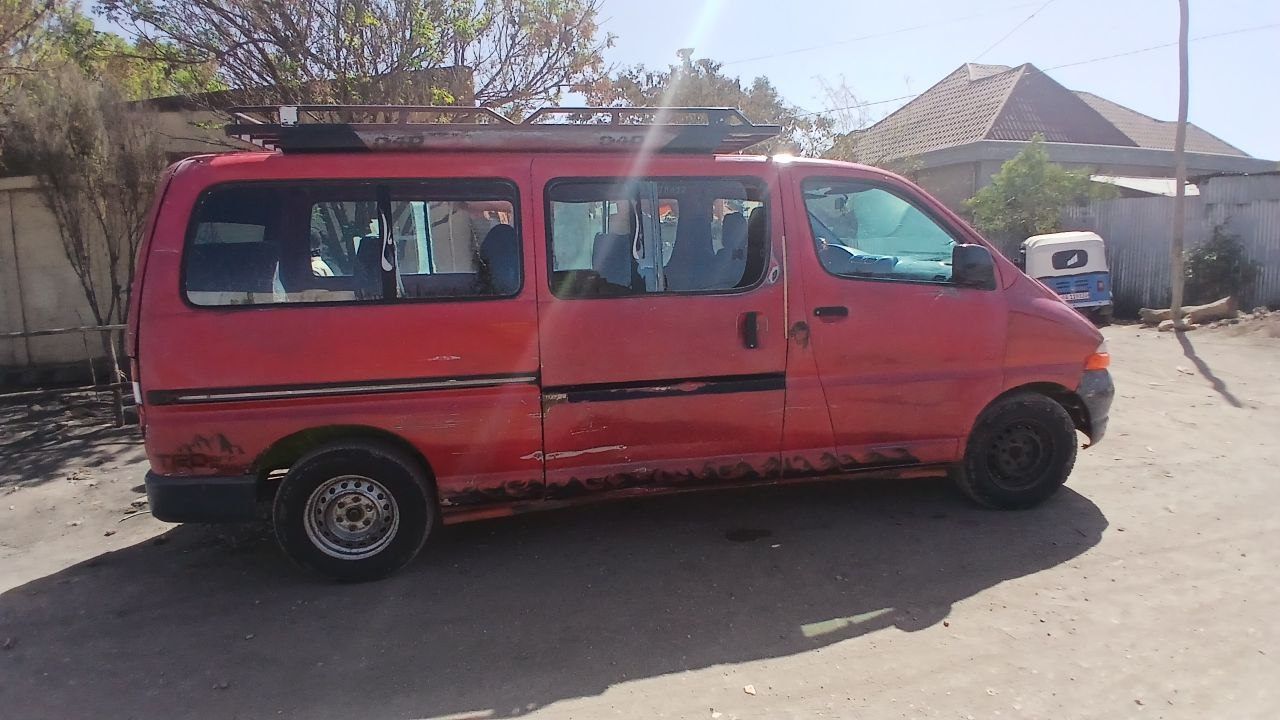 Toyota Dolphine 2000 - Image