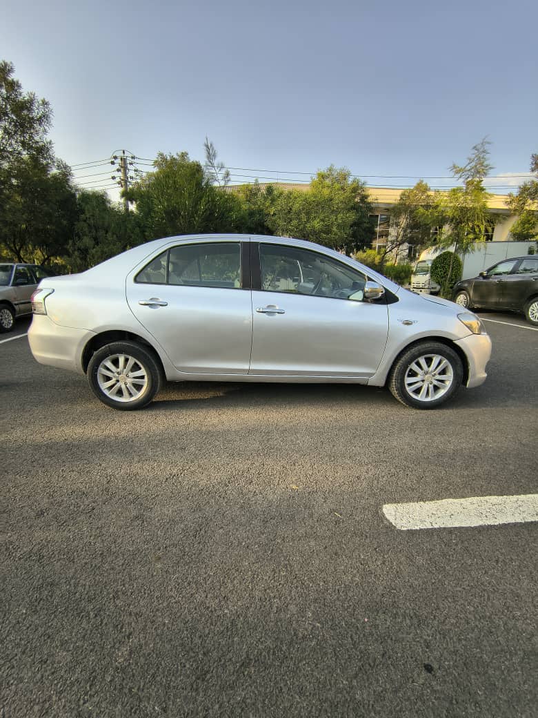 Toyota yaris sedan