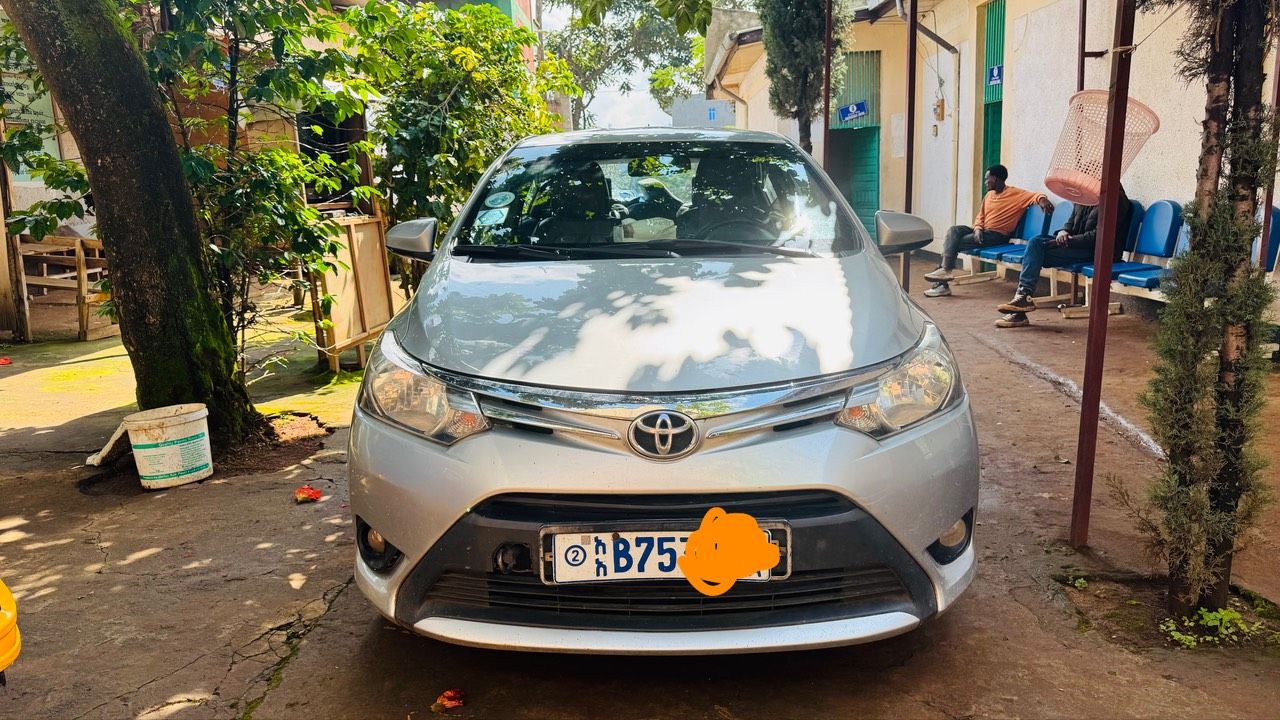 Toyota Yaris sedan 2015
