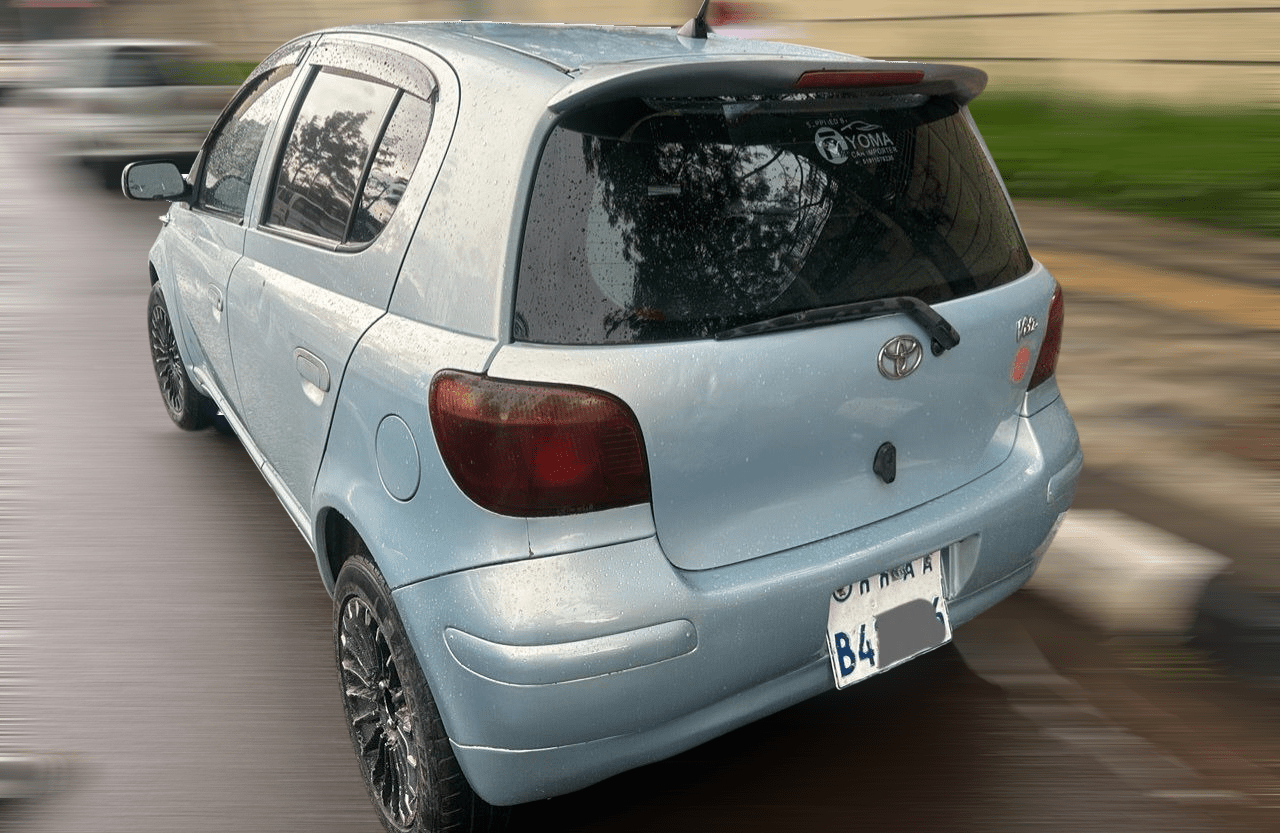 Toyota Vitz 2004 Real