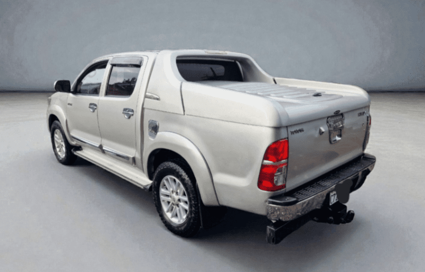 Toyota Hiux D. Cab (Auto)