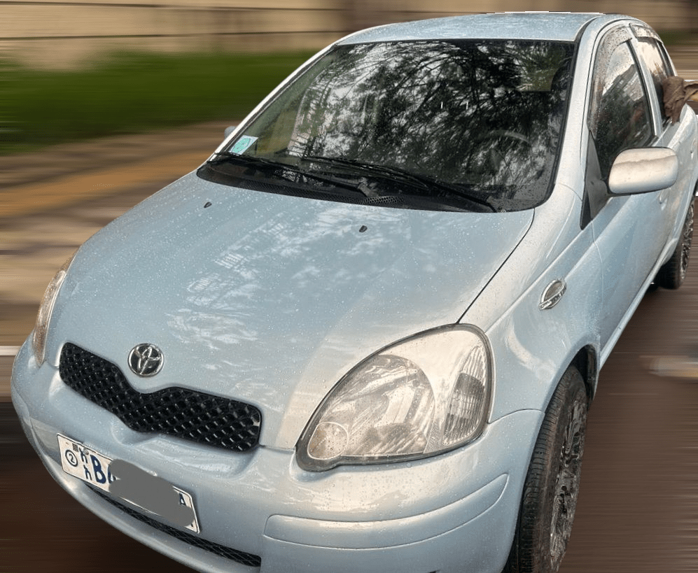 Toyota Vitz 2004 Real - Image