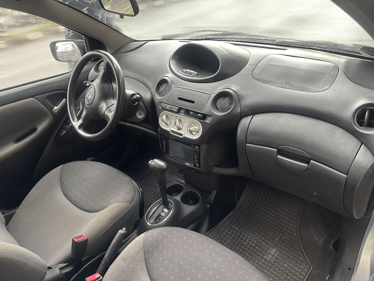 Toyota Vitz 2004 Real - Image