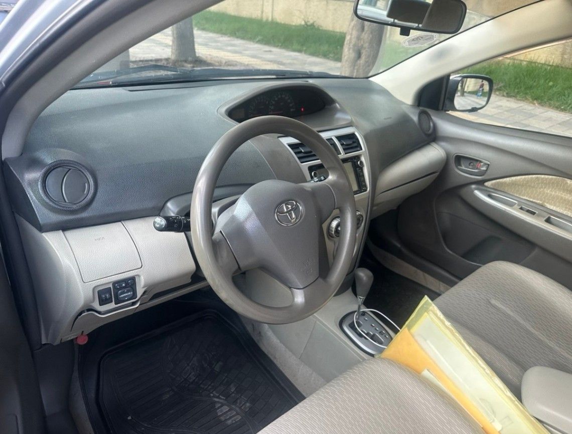 Toyota Yaris Belta - Image