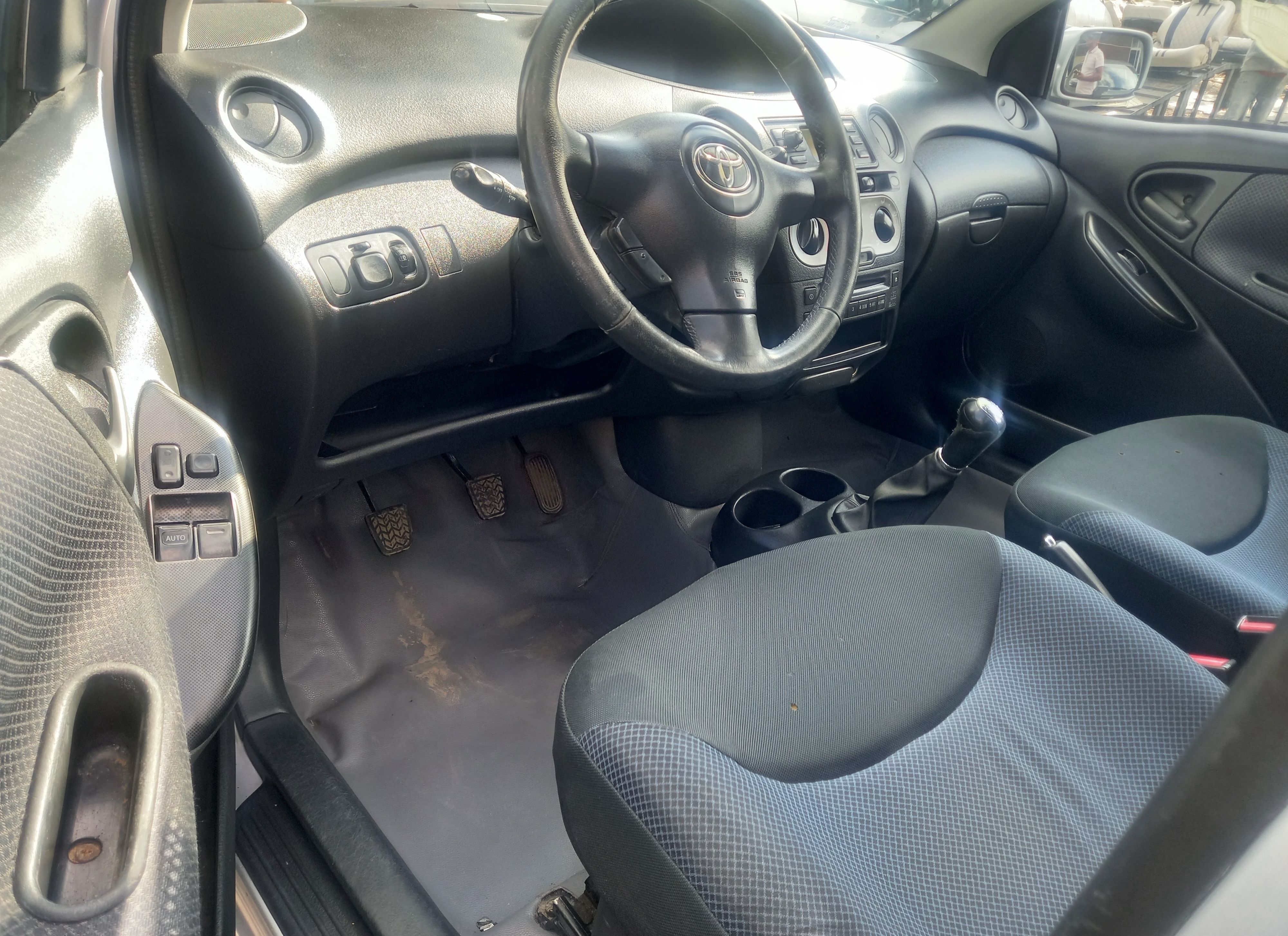 Toyota Yaris 2005 Real - Image