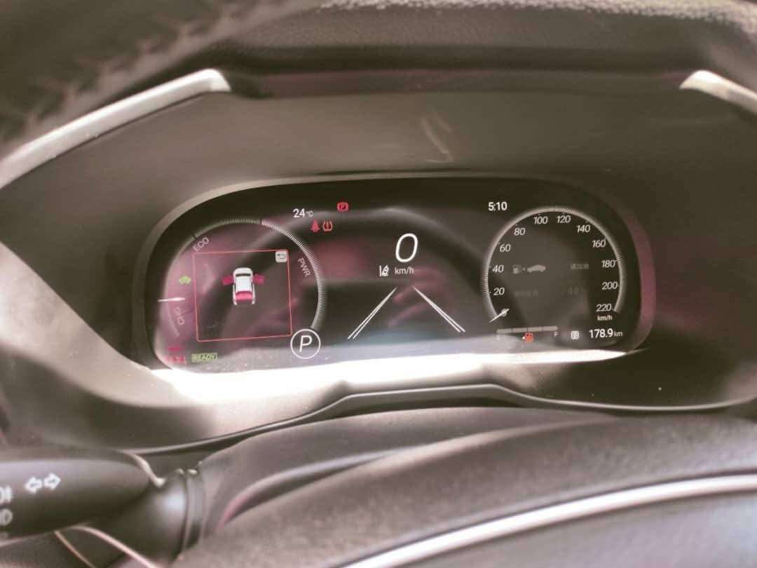 Toyota rava 4 hybrid - Image