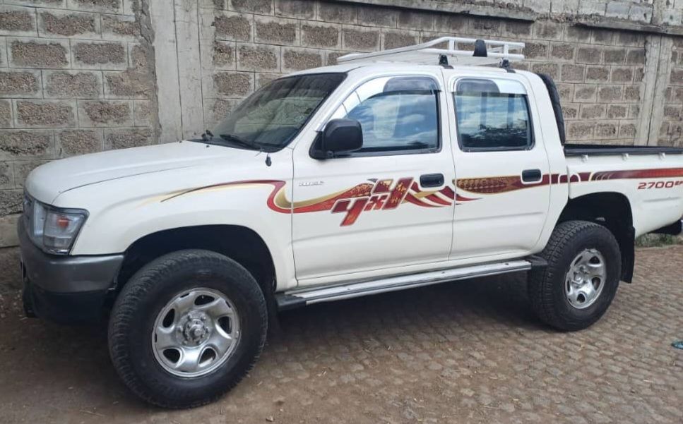 Toyota Double Gabina, 3L engine,2002,excellent condition!! - Image