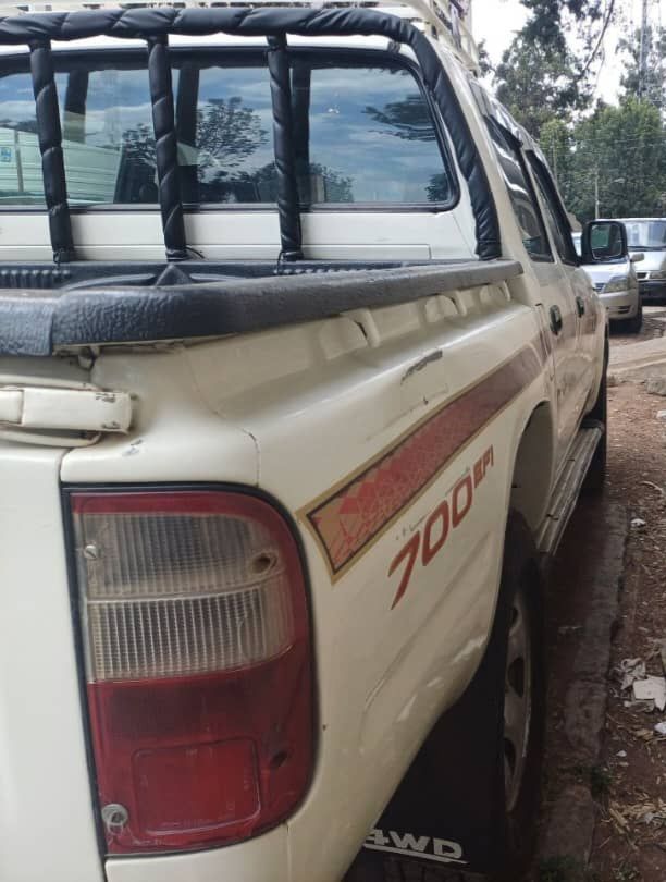 Toyota Double Gabina, 3L engine,2002,excellent condition!! - Image