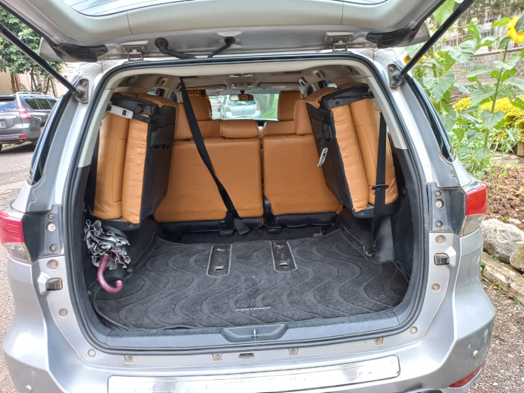 TOYOTA FORTUNER - Image