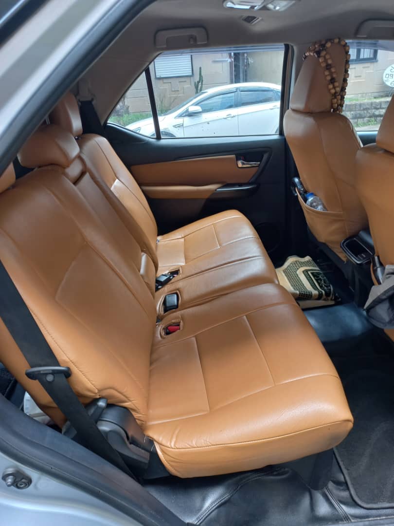 TOYOTA FORTUNER - Image