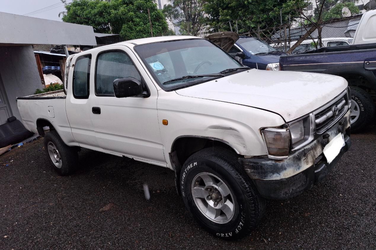 Toyota Pickup,2LT,excellent condition!! - Image