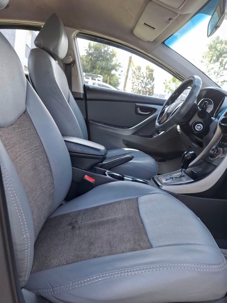 Hyundai Elantra 2013 - Image