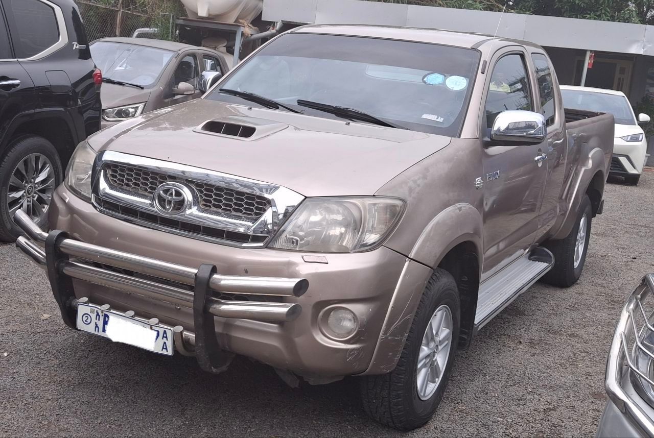 Toyota Pickup,King Cab,D4D,2012,excellent condition!! - Image