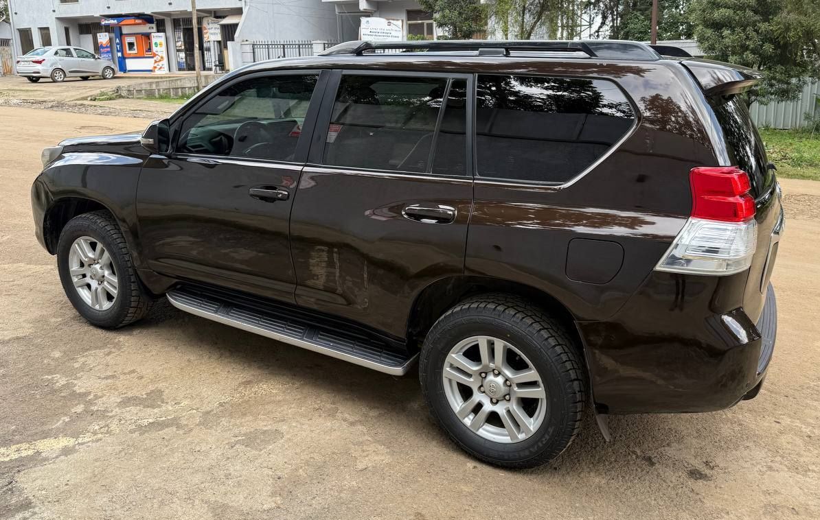 Automatic Prado,2012,Europe,full option. - Image