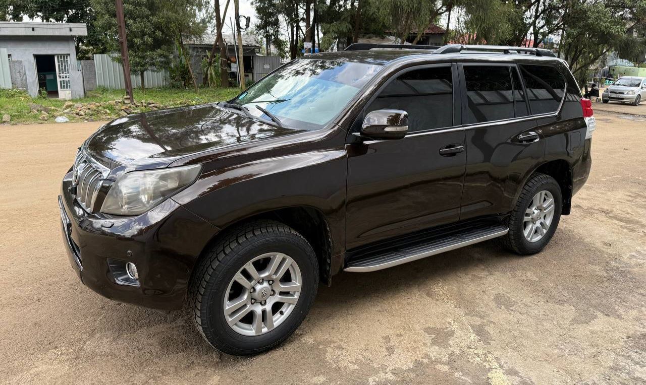 Automatic Prado,2012,Europe,full option. - Image