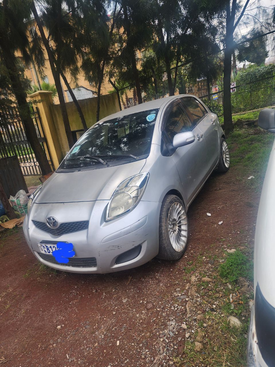 Toyota yaris compact 2010