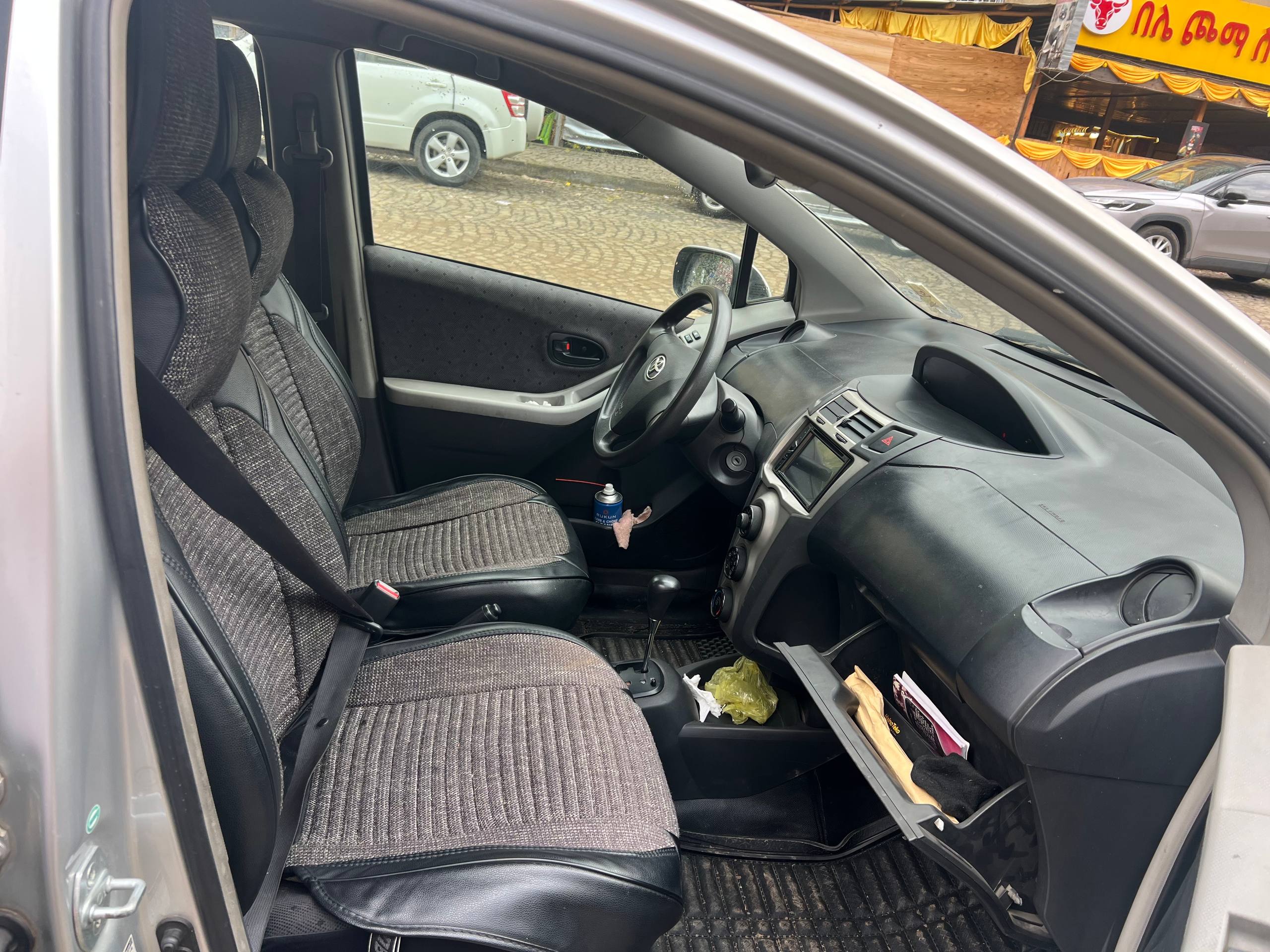 Toyota compact yaris 2010 - Image