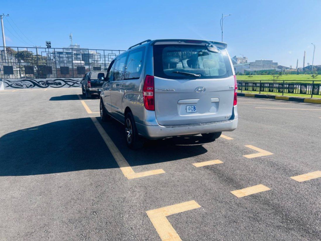 ደርጃ 1 Bank loan Starex 2014 - Image