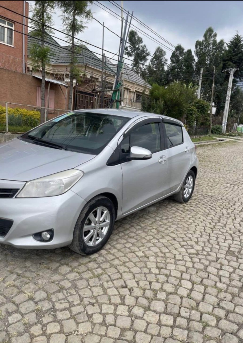 Toyota Yaris compact 2013 - Image