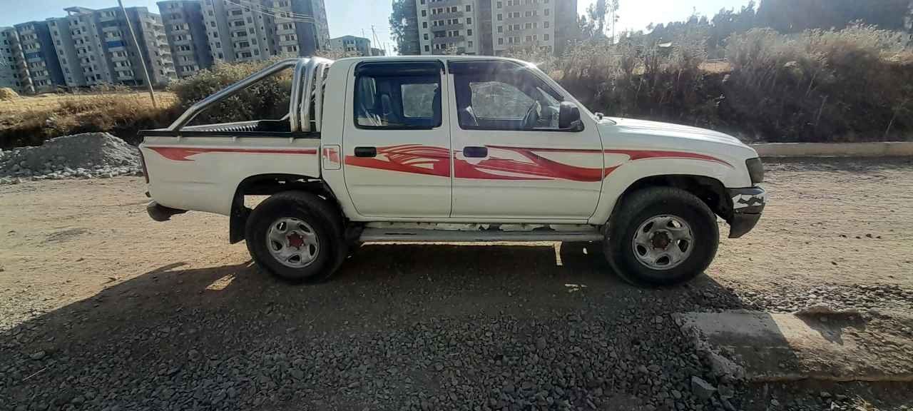 Toyota 2005 double cap pickup 