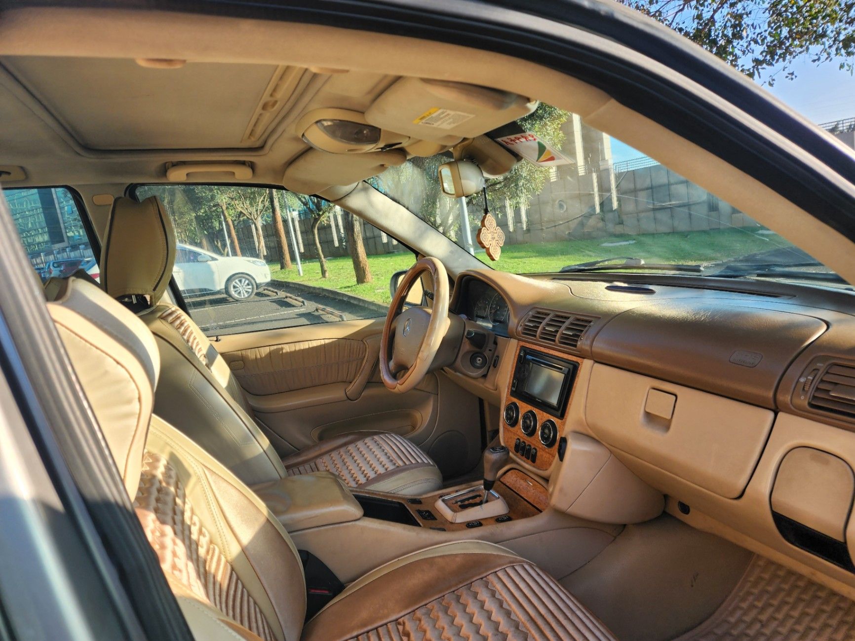 Mercedes Benz ML 350 - Image