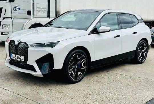 BMW iX xDrive 40 - Image