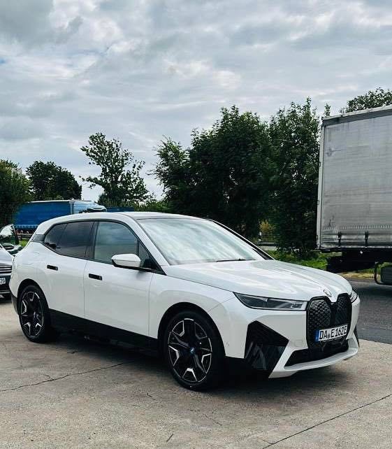 BMW iX xDrive 40 - Image