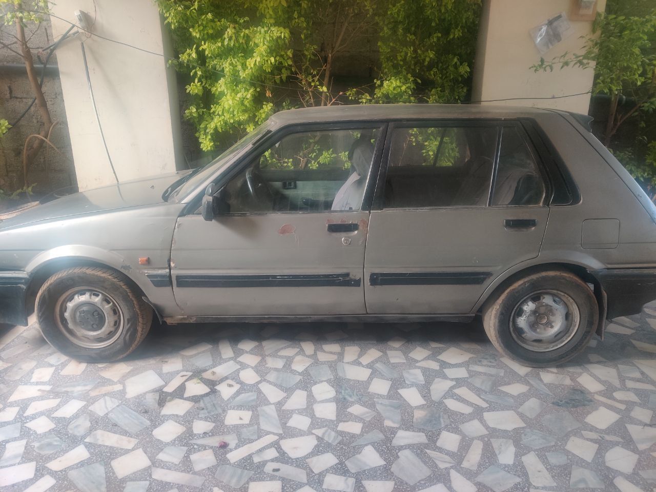 Toyota Corolla DX compact 1987 - Image
