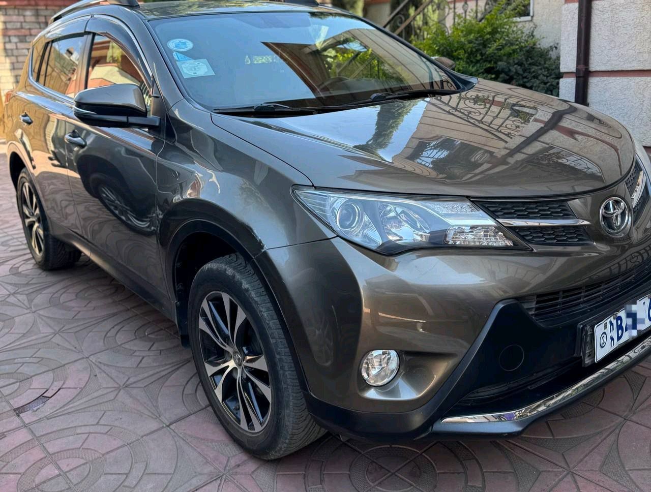 2016 AUTOMATIC RAV4,EUROPE,SUPER EXCELLENT CONDITION!! - Image