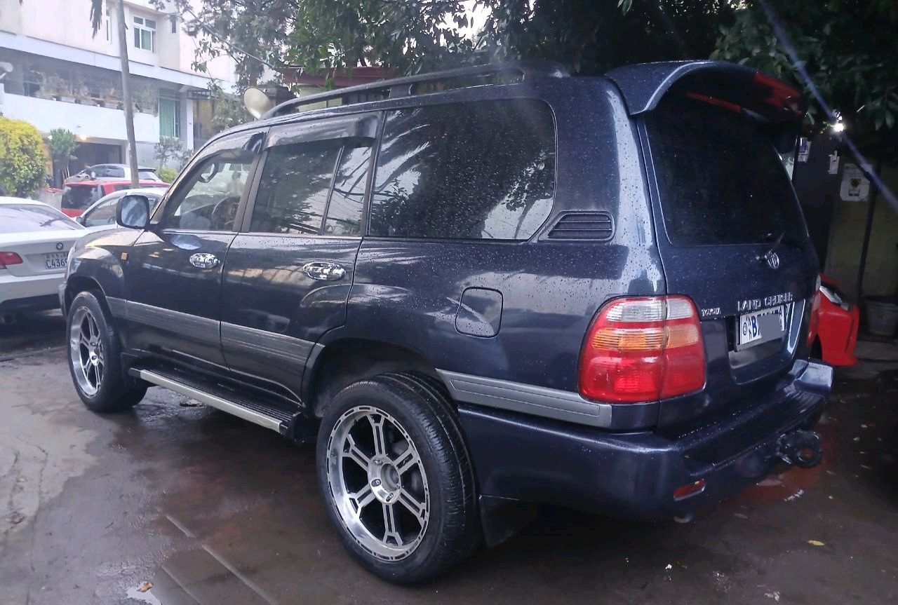 AUTOMATIC LAND CRUISER,2003,7 SEAT,EXCELLENT CONDITION!! - Image