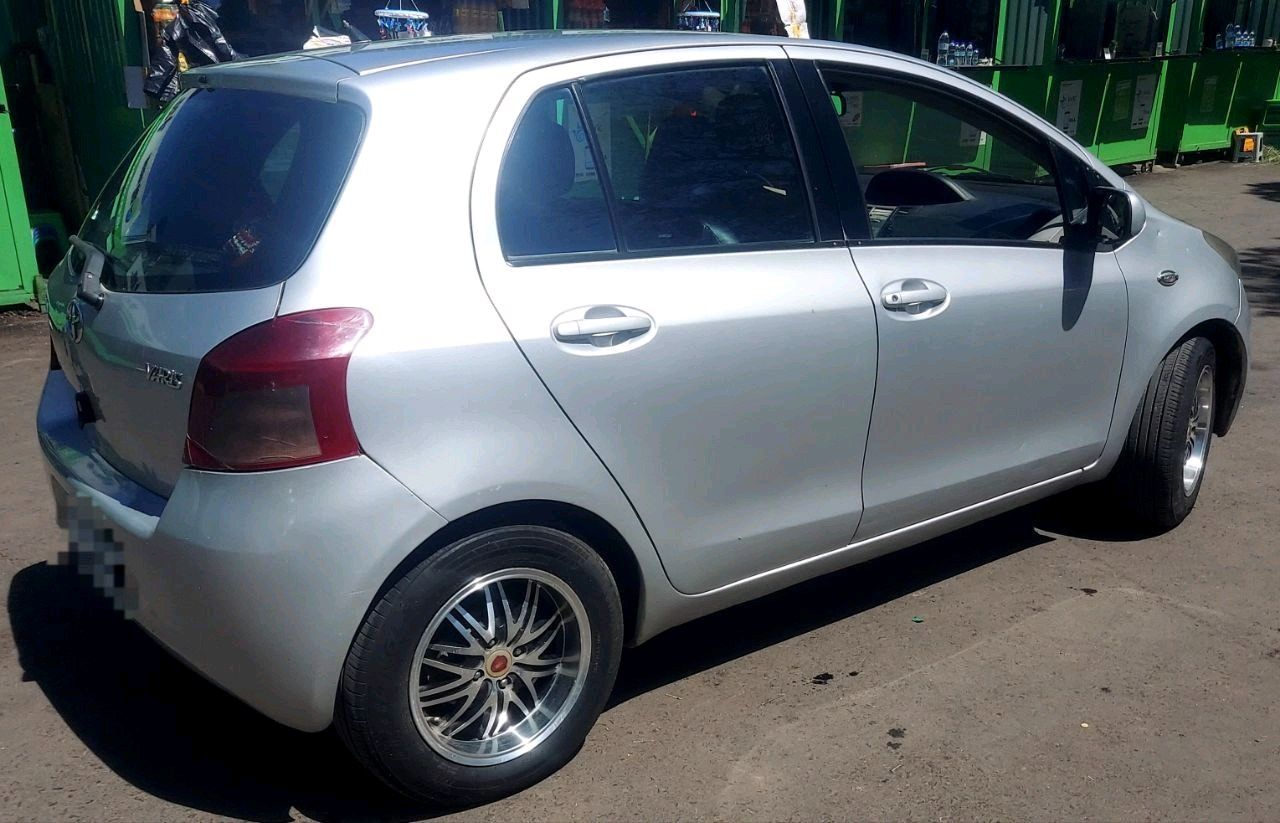 በጣም አስቸኳይ!! YARIS COMPACT,EUROPE,MANUAL,MERI YALZORE,EXCELLENT CONDITION!! - Image
