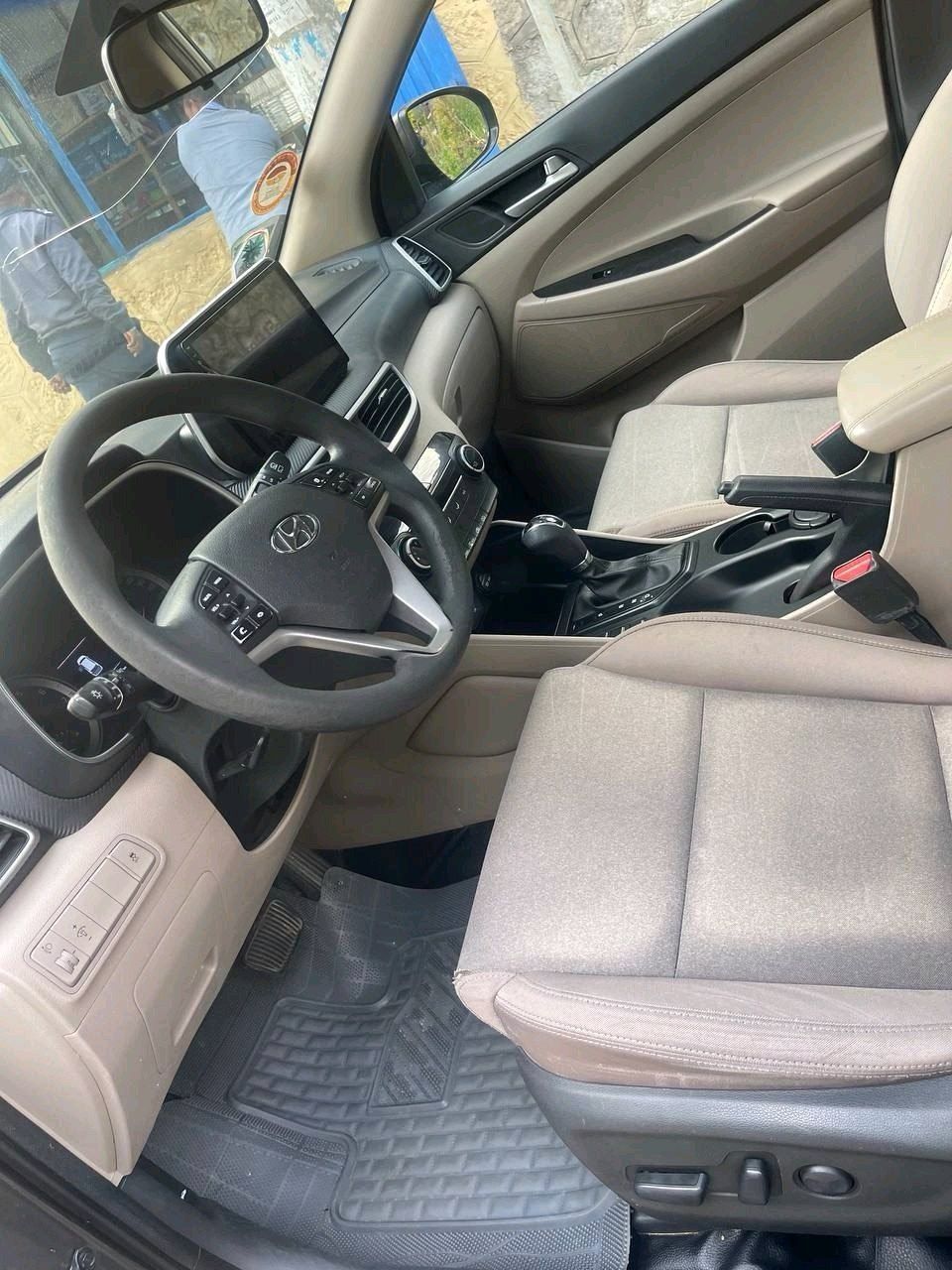 Dubai Tucson,2018,full option,excellent condition!! - Image