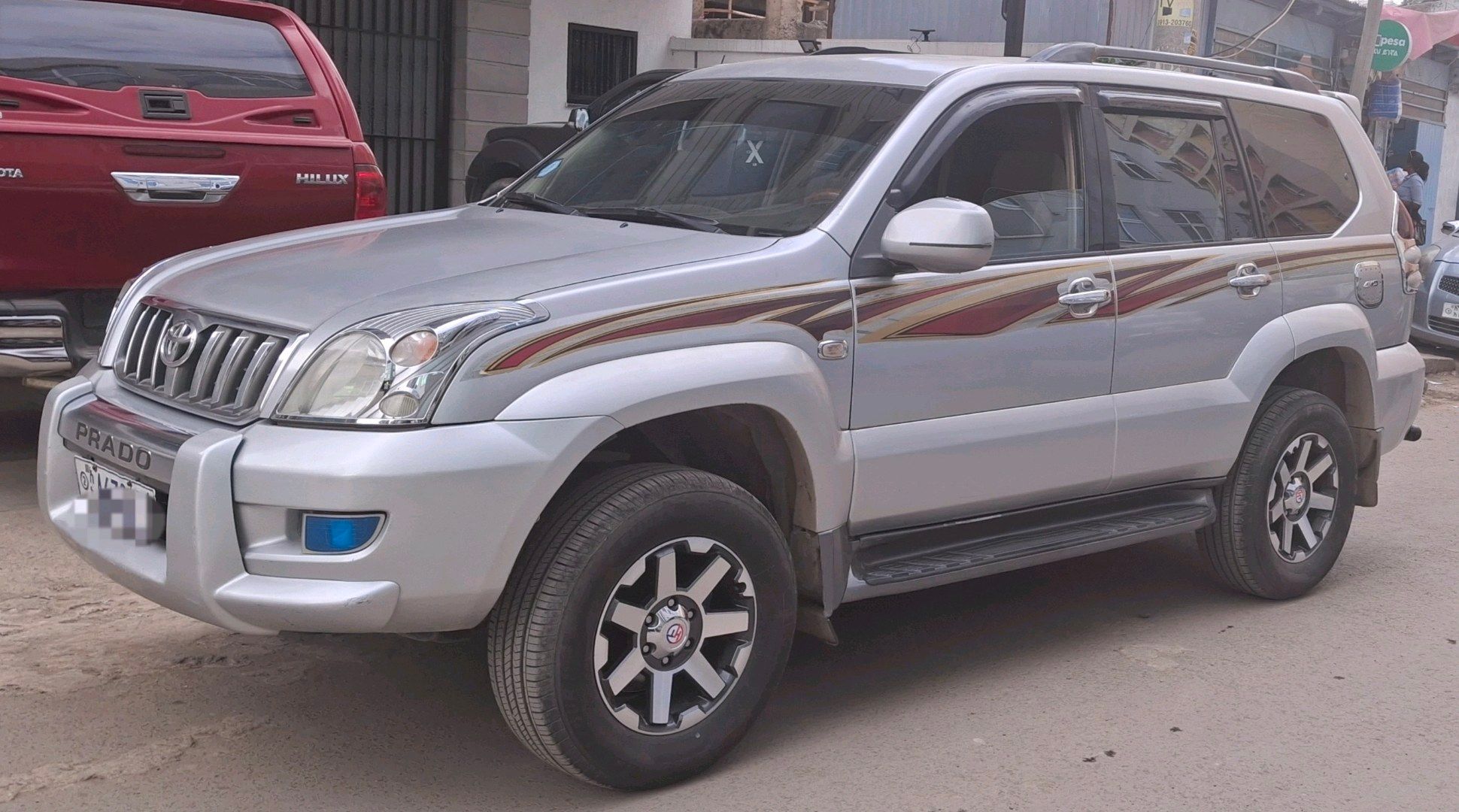 Automatic Prado,7-seat,VVT-i engine,4 cylinder,super excellent condition!!በ አውቶማቲክ በሆነ በትንሽ መኪናም መቀያየር ይቻላል።