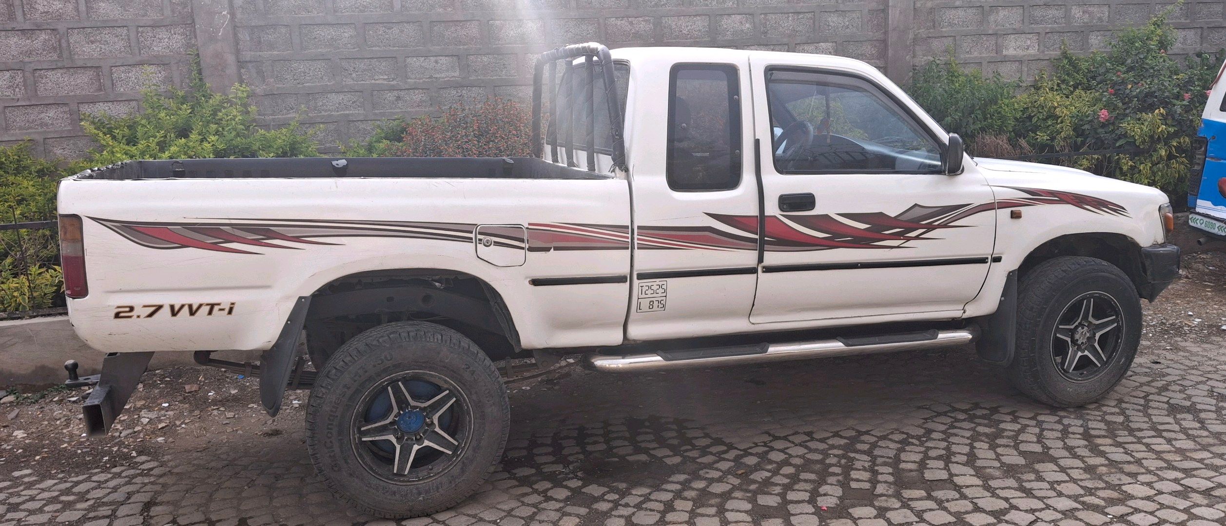 Toyota Pickup,2L,4 Wheel Drive. - Image