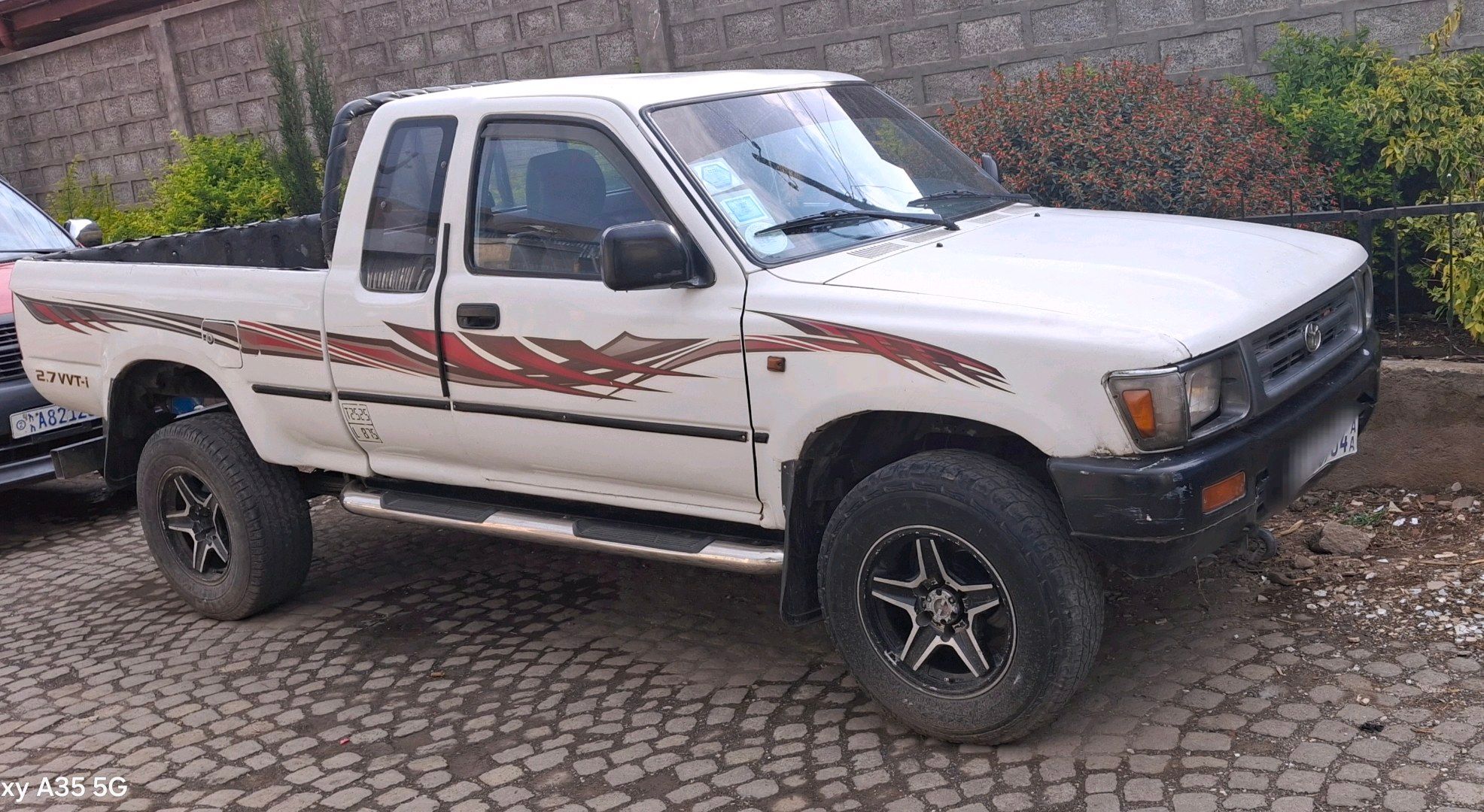 Toyota Pickup,2L,4 Wheel Drive. - Image