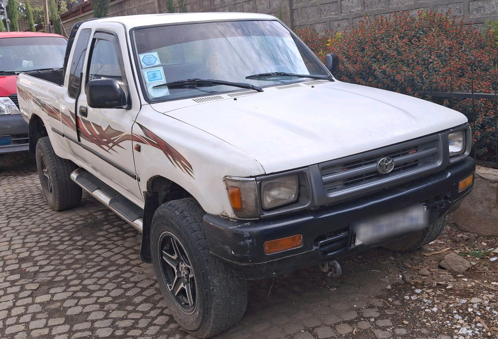 Toyota Pickup,2L,4 Wheel Drive. - Image