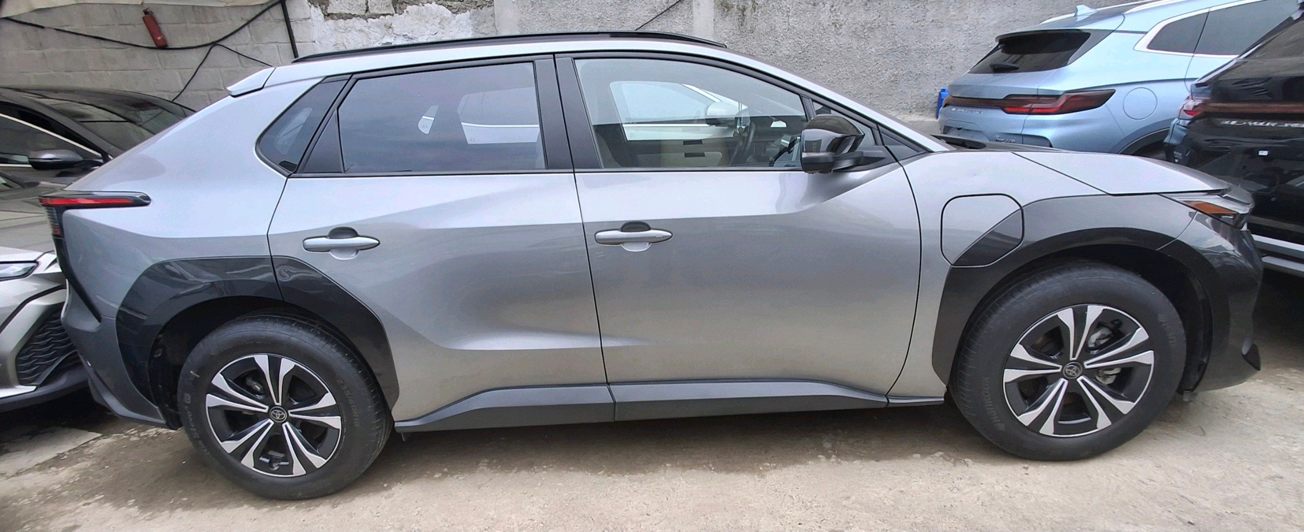 bz4x,2024,electric,full option. - Image