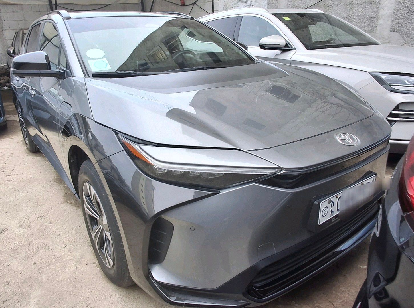 bz4x,2024,electric,full option.