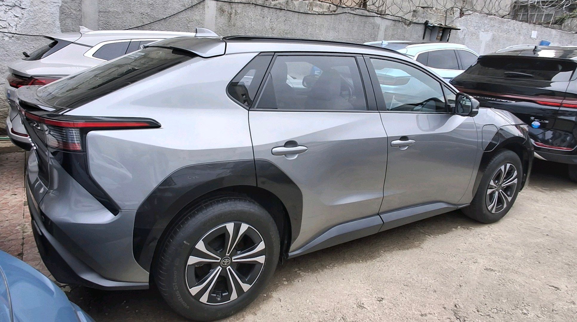 bz4x,2024,electric,full option. - Image