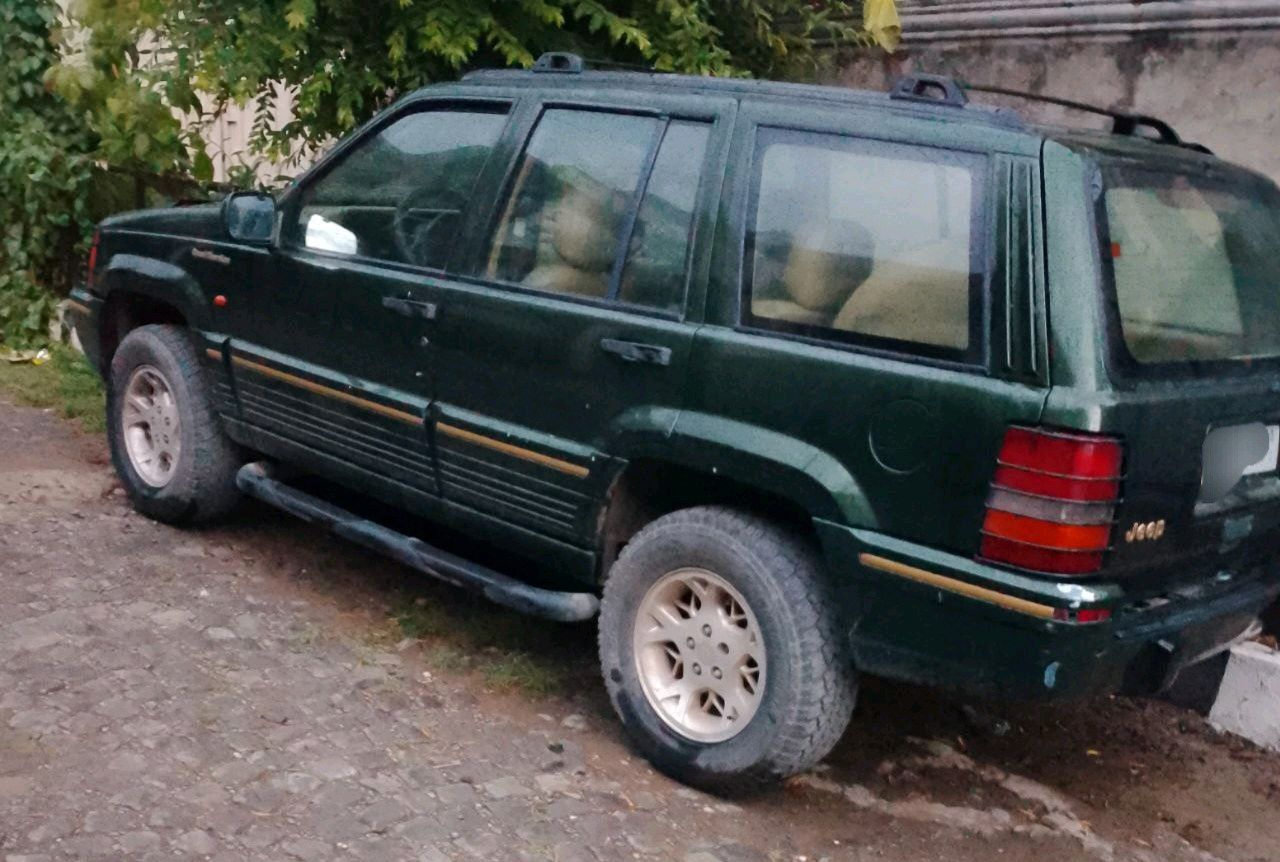 በጣም አስቸኳይ!!! Automatic Grand Cherokee,excellent condition!! - Image