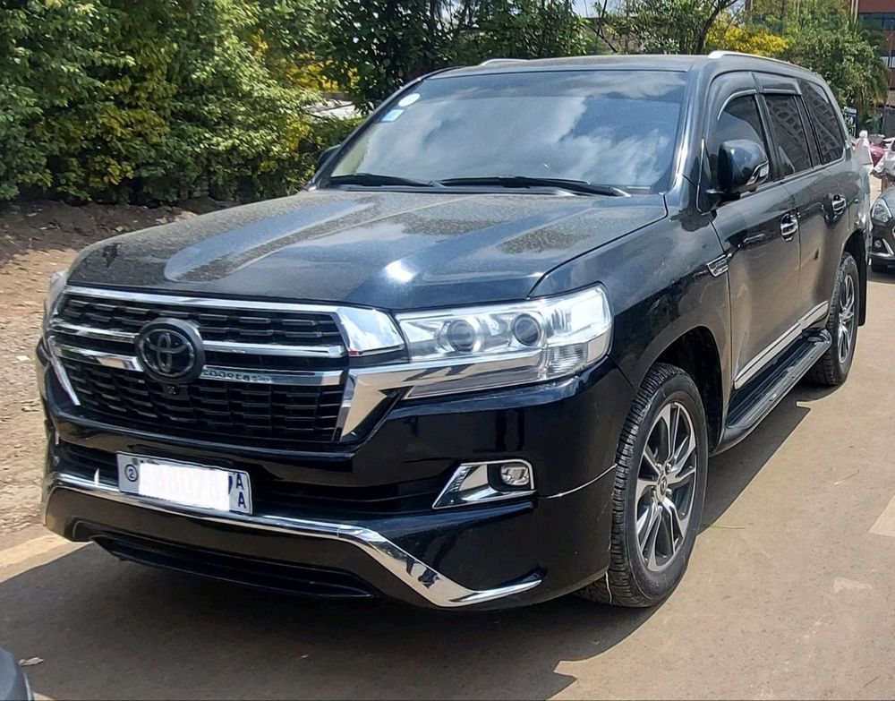 V8,AUTOMATIC,2011 UPDATED TO 2021. - ETB9,300,000