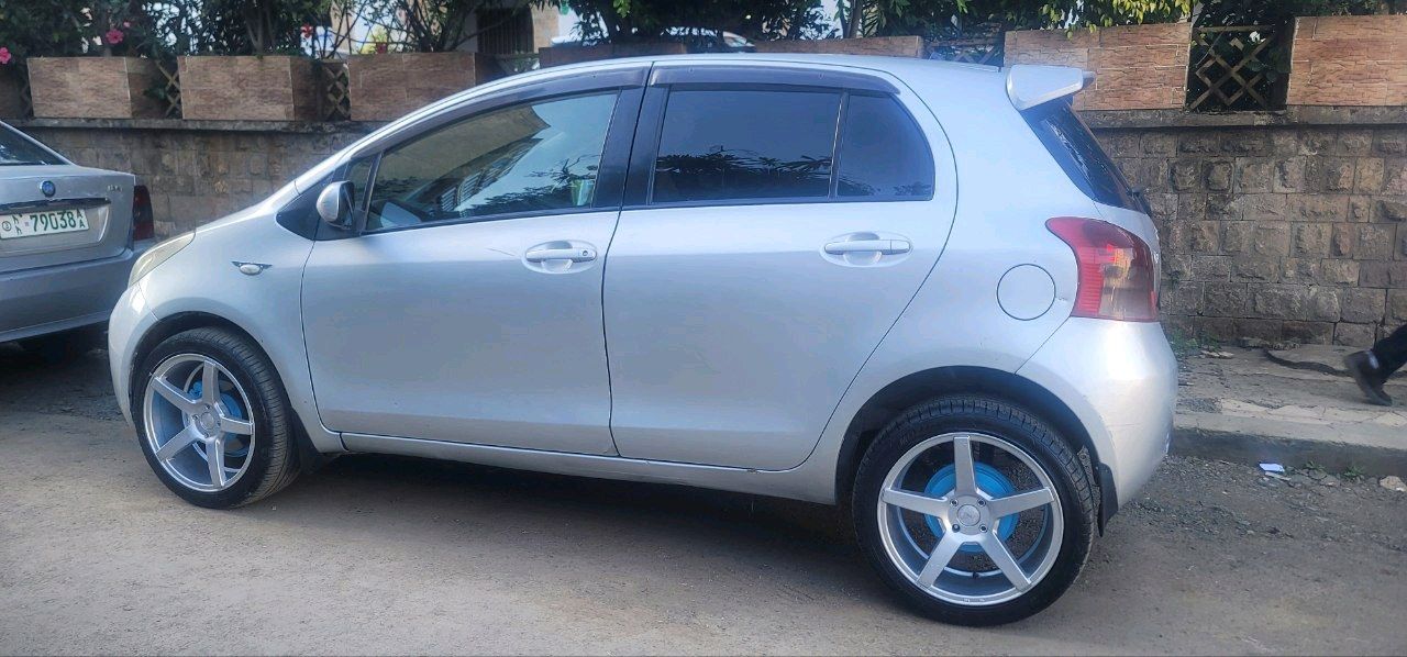 YARIS COMPACT,EXCELLENT CONDITION!!