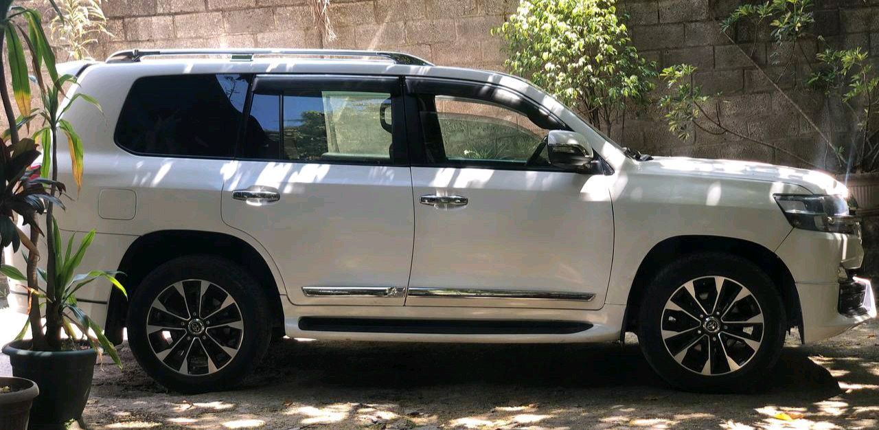 AUTOMATIC V8,2020, UPGRADED FROM 2010,7-SEAT.  - Image
