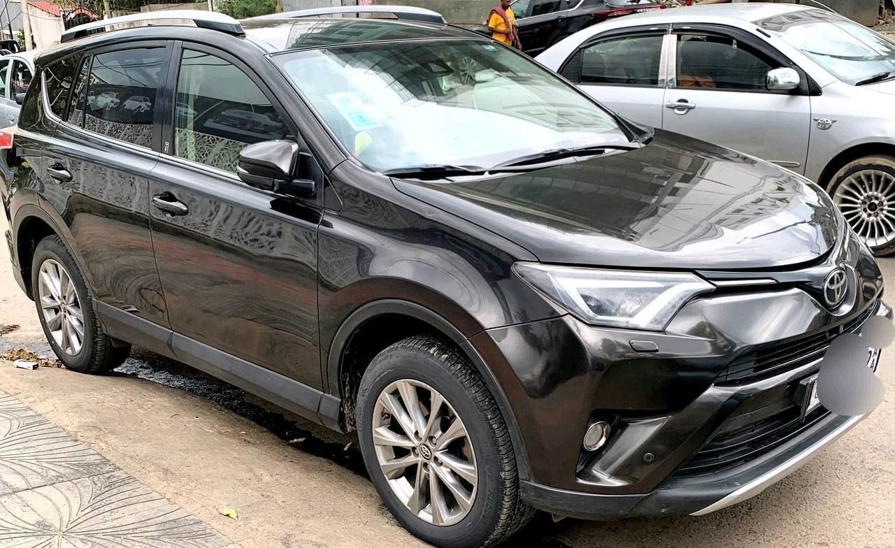 2019 RAV4,FULL OPTION,EXCELLENT CONDITION!! - Image