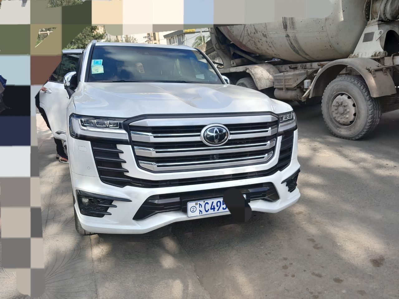 LAND CRUISER VXR - Image