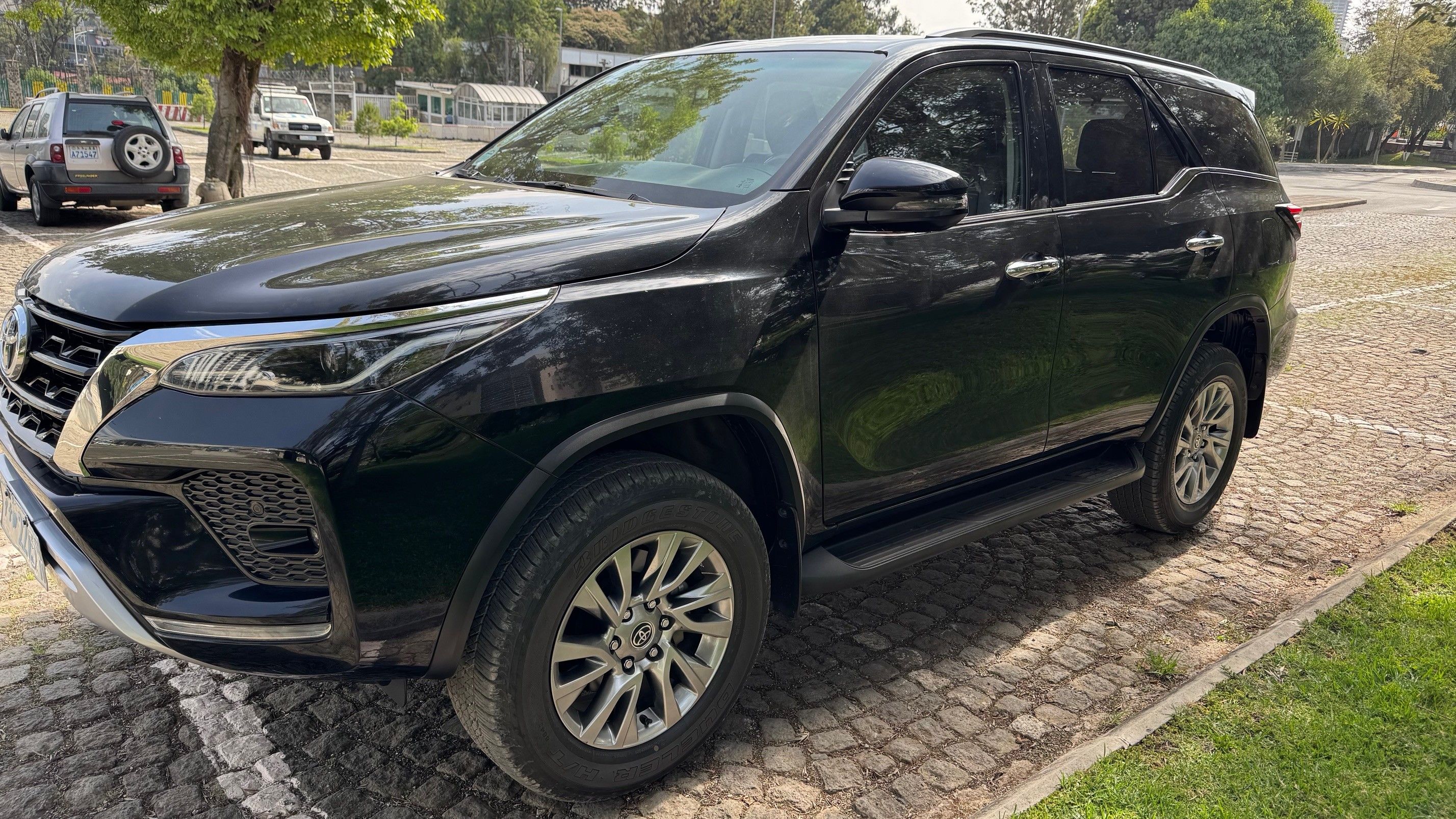 Toyota Fortuner 4x4  - Image